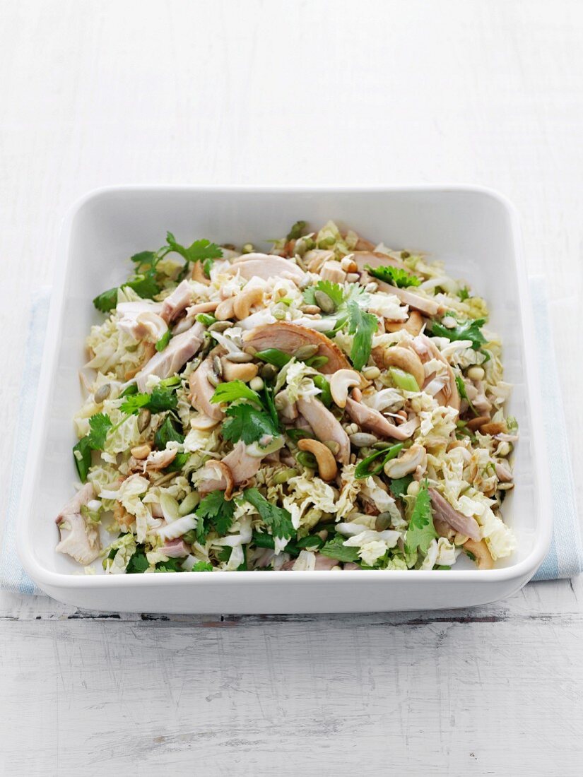 Chicken salad with parsley and cashew nuts
