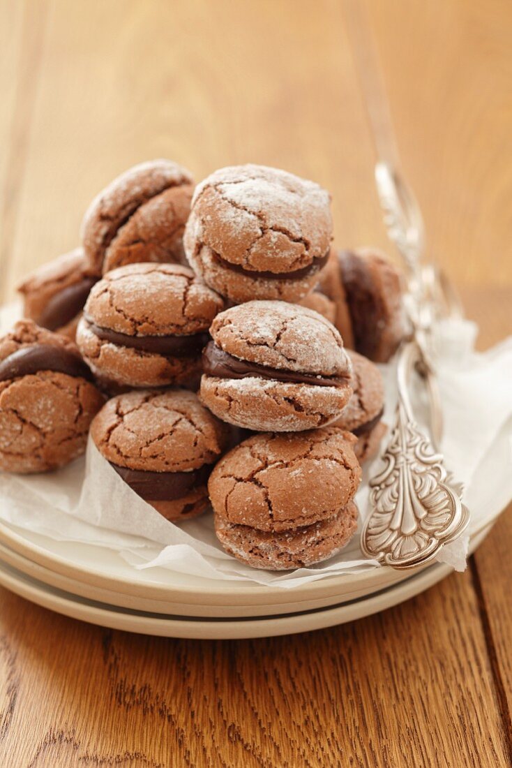 Chocolate macaroons