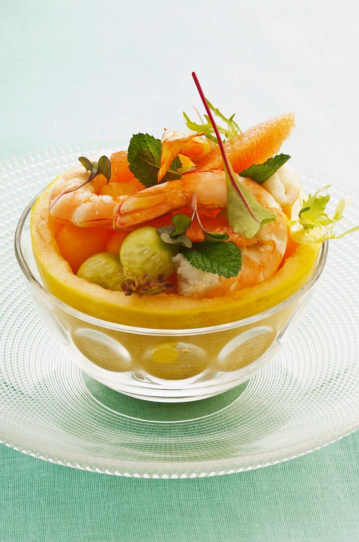Summer salad with melons and shrimp