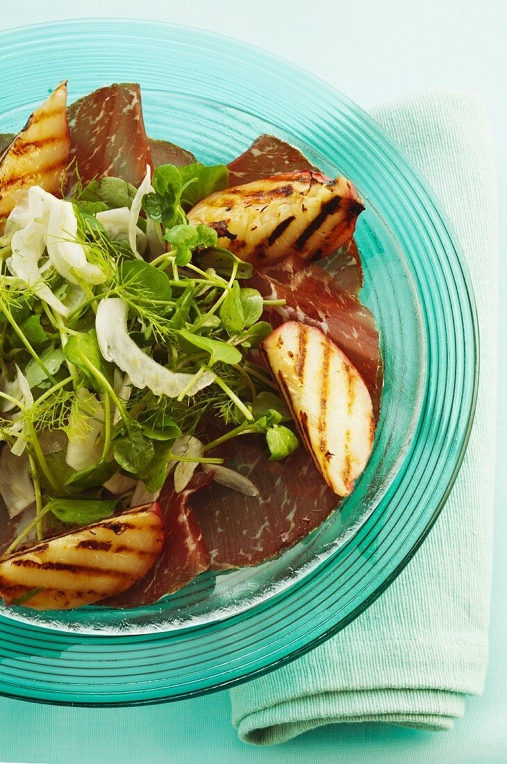 Bresaola mit gegrillten Nektarinen