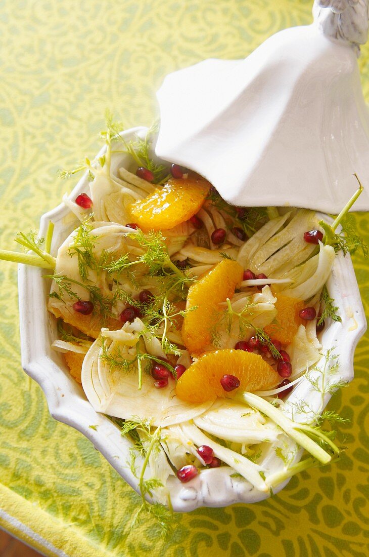 Fennel salad with oranges and pomegranate seeds
