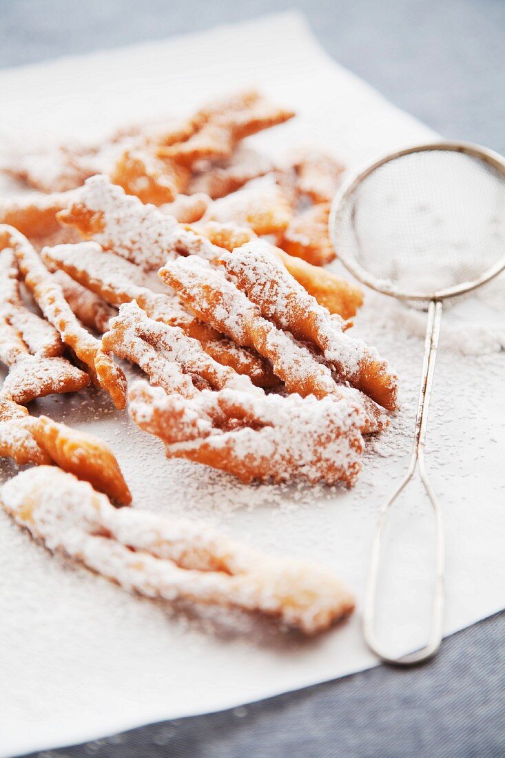 Chiacchiere (Faschingsgebäck, Italien)