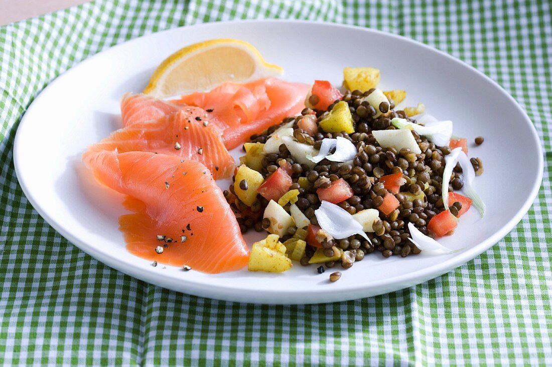 Smoked salmon with a lentil salad