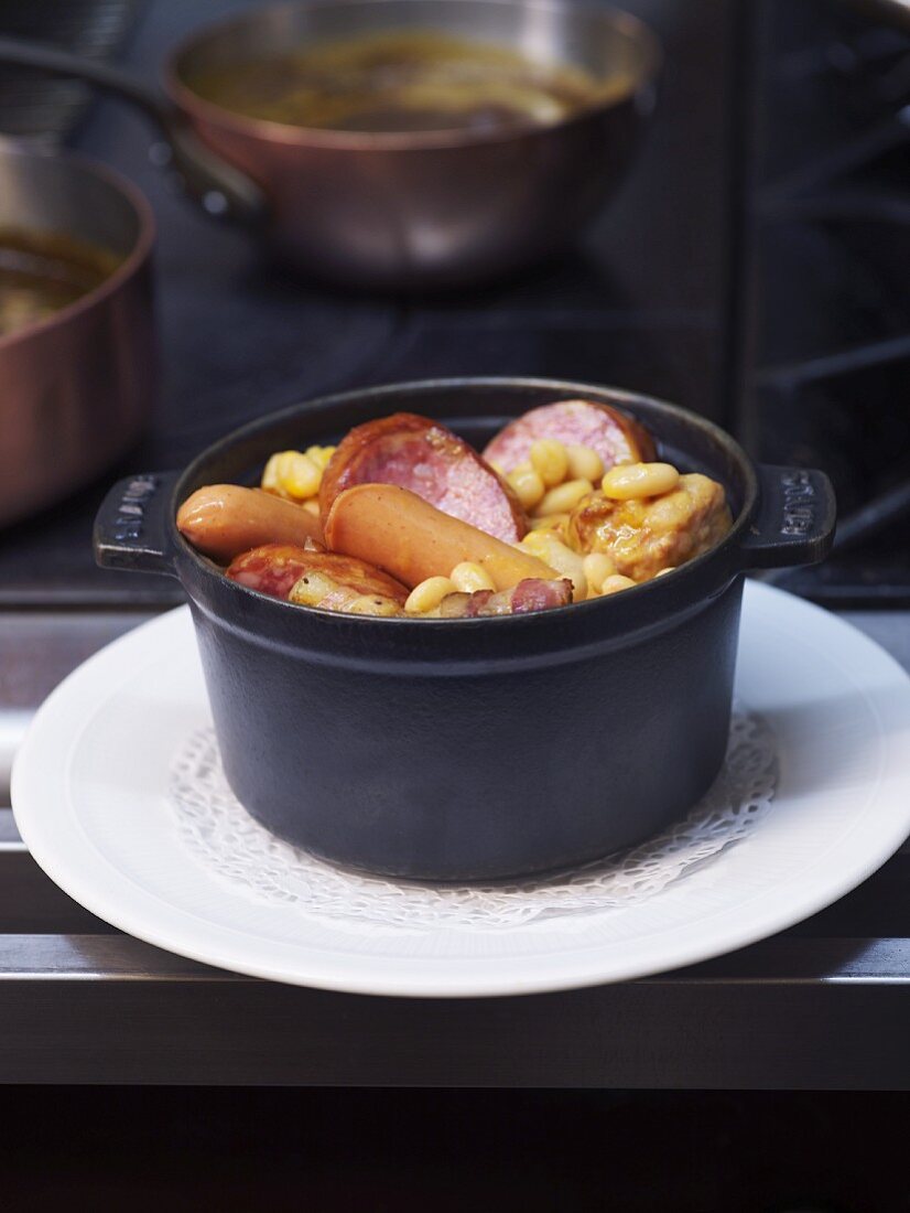 Bean stew with pork and sausages (cassoulet)