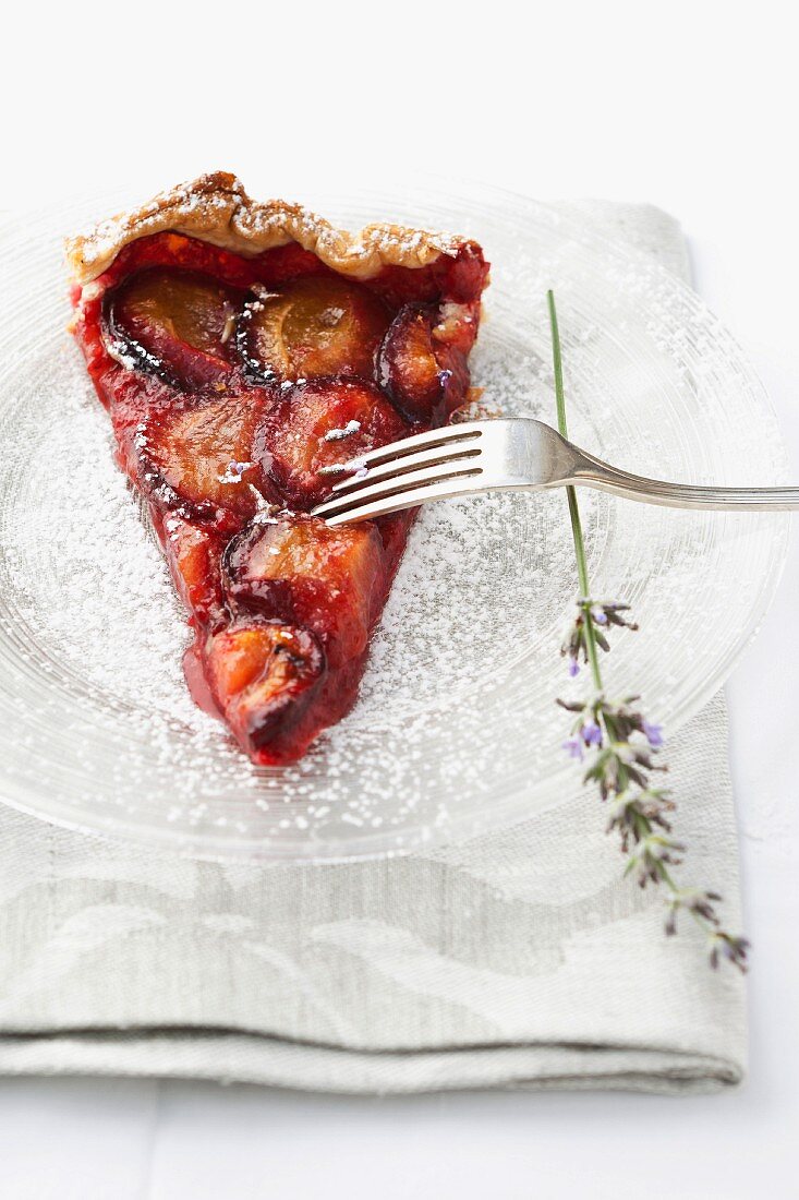 Plum cake with lavender