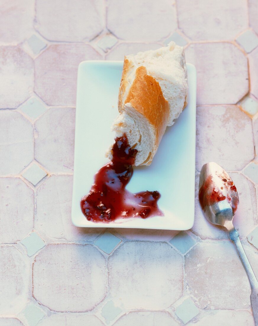 Lingonberry jam with red wine