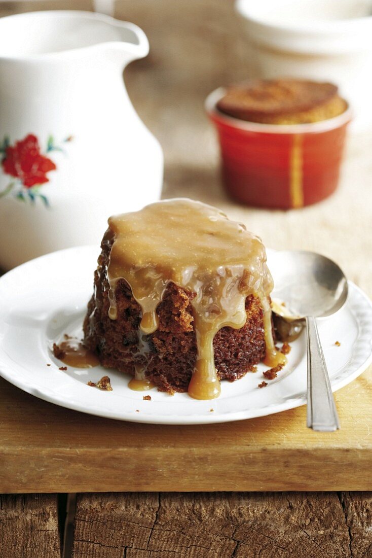 Sticky Toffee Pudding (Englischer Pudding mit Karamellsauce)