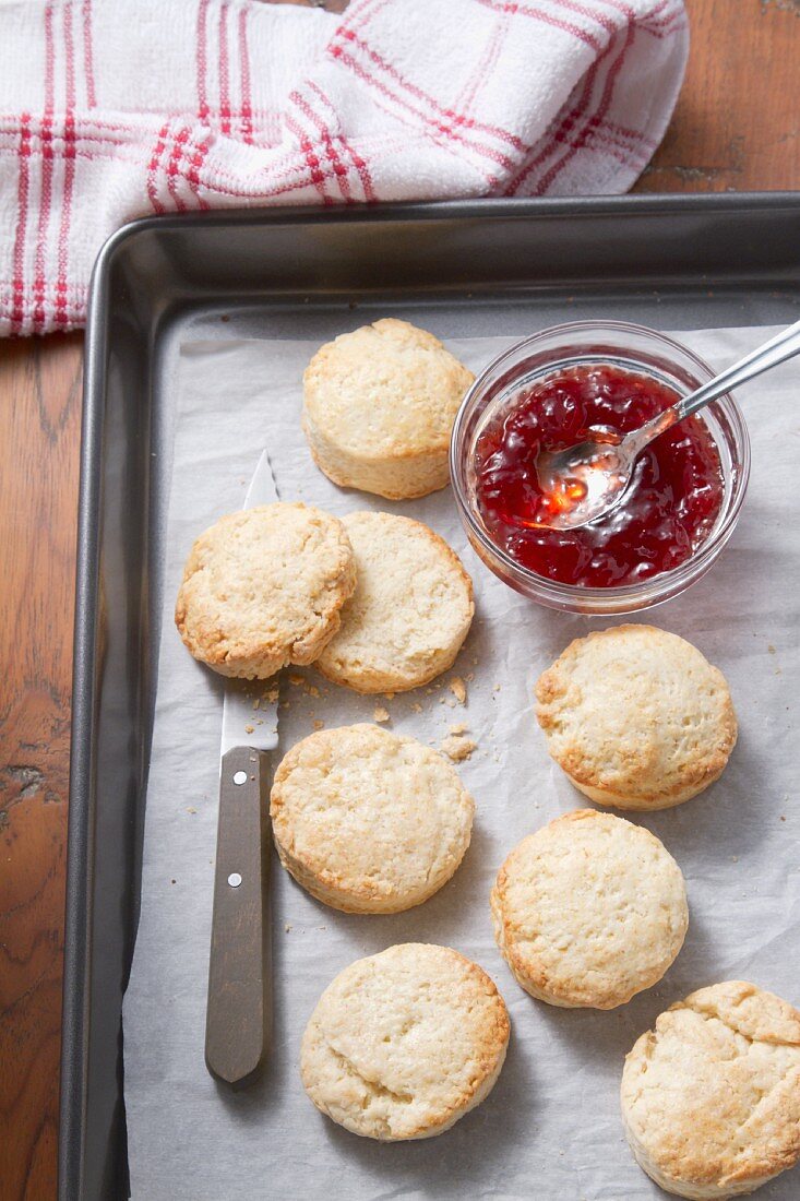 Scones mit Marmelade