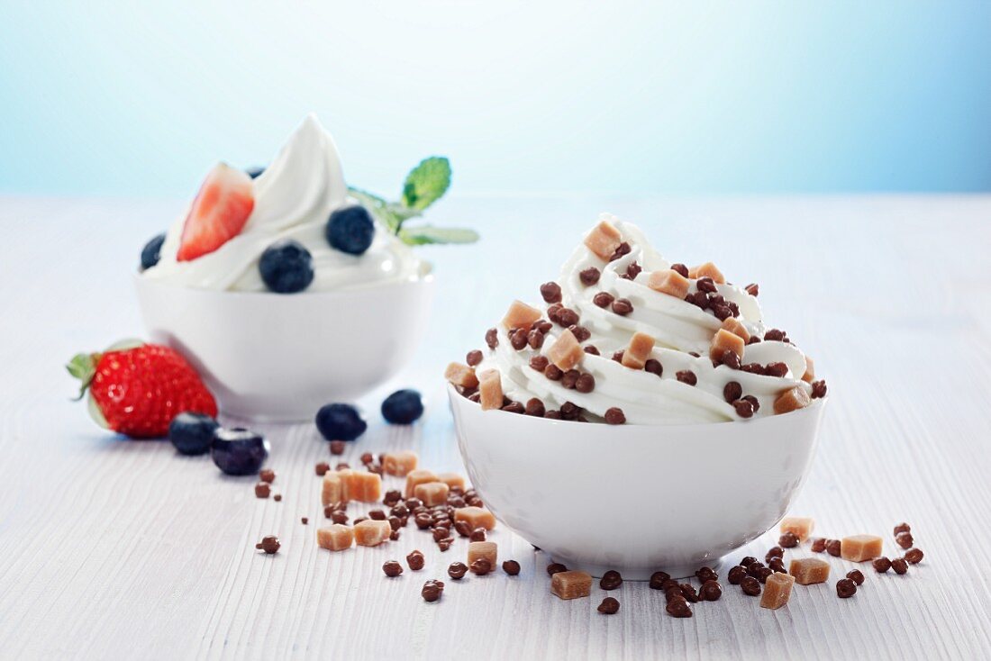 Frozen yogurt with toppings