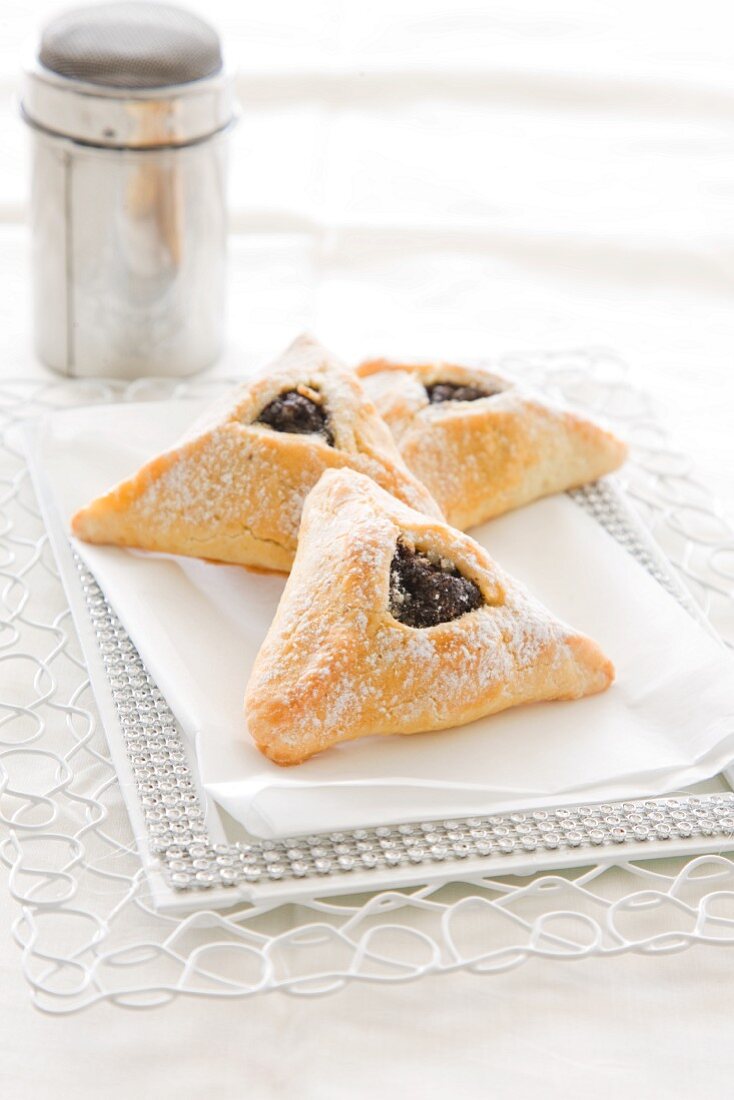 Hamantaschen mit Mohn-Apfel-Mandel Füllung