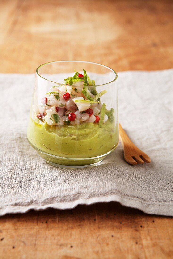 Cod tartar on mushy peas