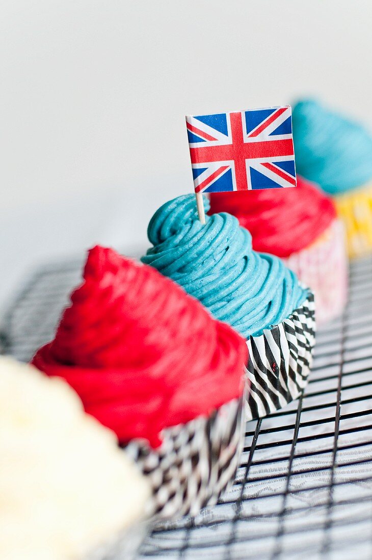 Cupcakes, one decorated with a Union Jack