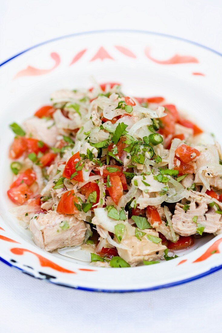 Tuna salad with pepper and onions