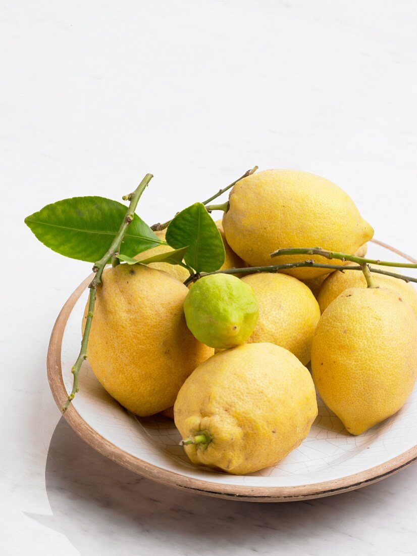 A plate of organic lemons