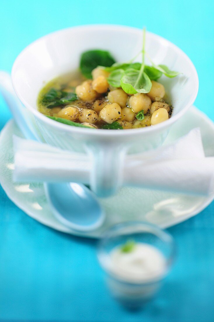 Chickpea soup with basil