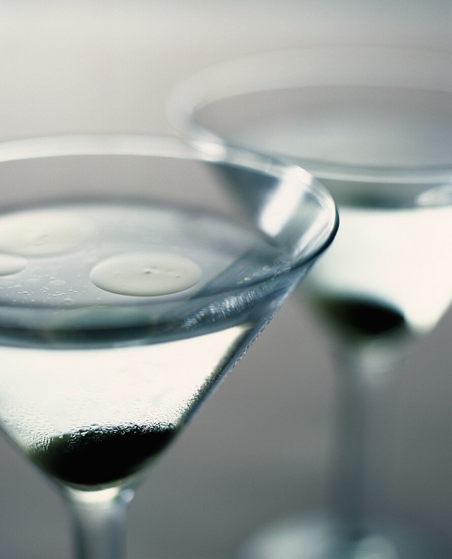 Two Martinis (close-up)