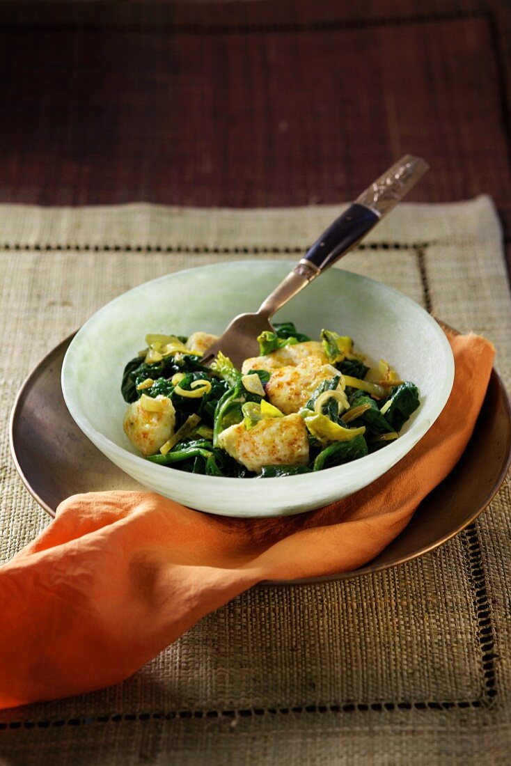 Spinach with paneer cheese (Ayurvedic cuisine)