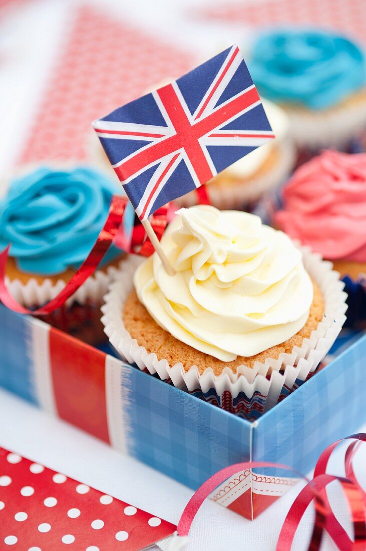 Mini cupcakes and a Union Jack