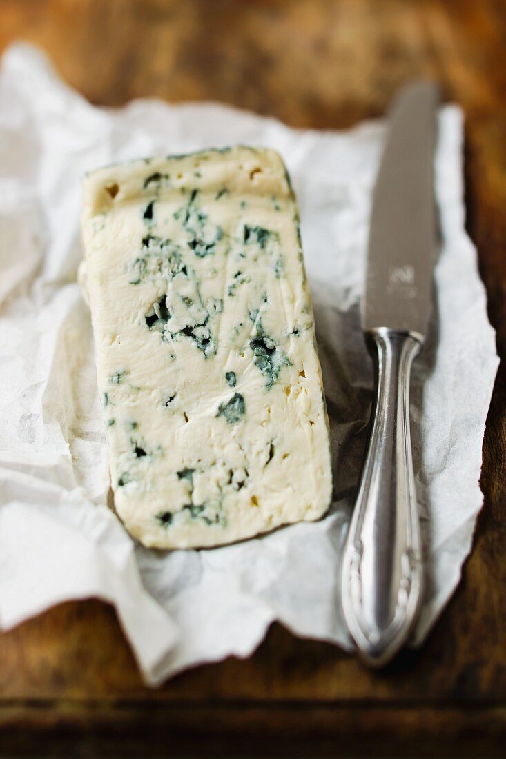 Blauschimmelkäse auf Käsepapier