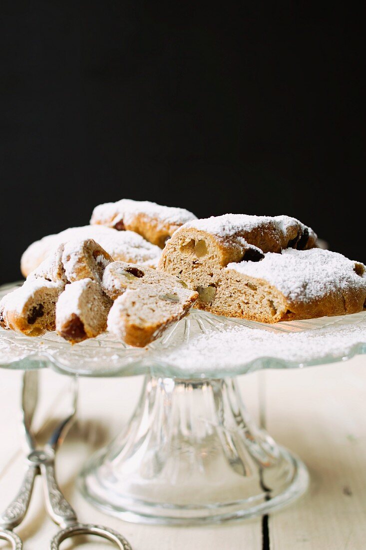 Mini wholemeal stollen with almonds