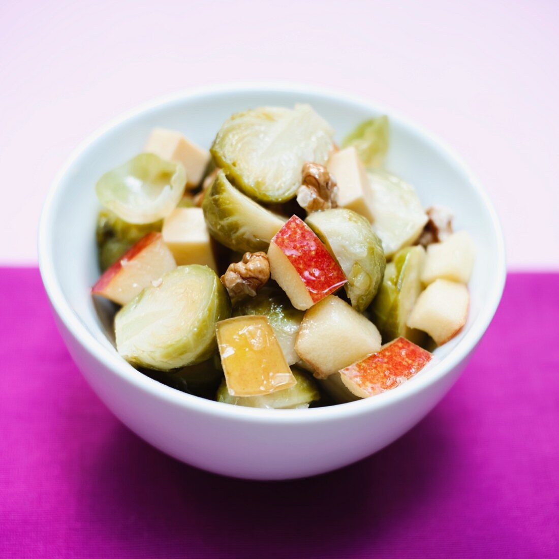 Brussels sprouts salad with apple