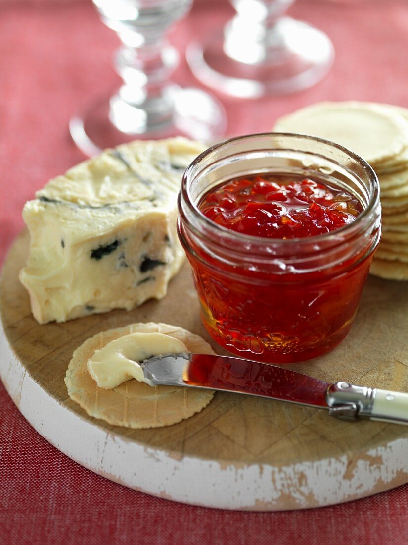 Pepper jelly, blue cheese and crackers