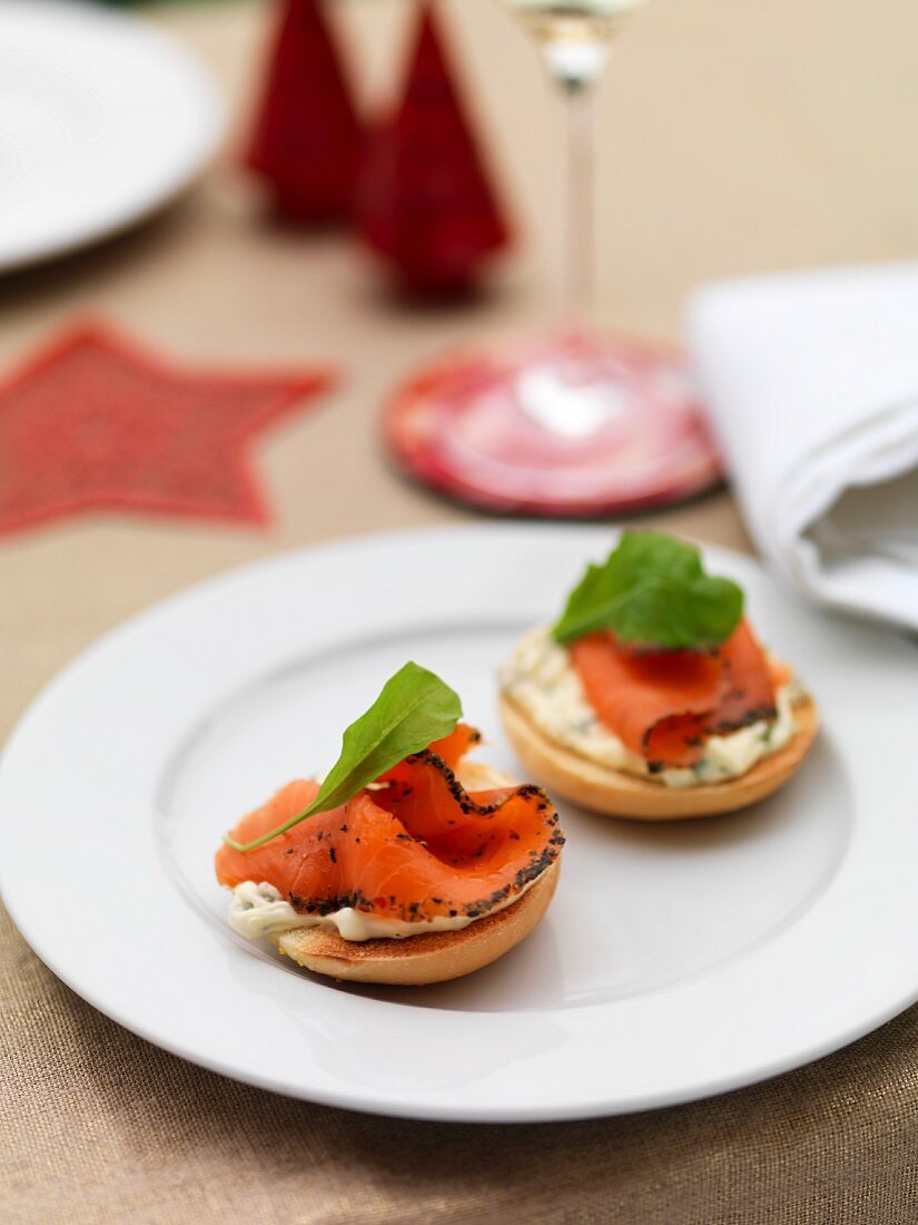 Mini bagels with smoked salmon