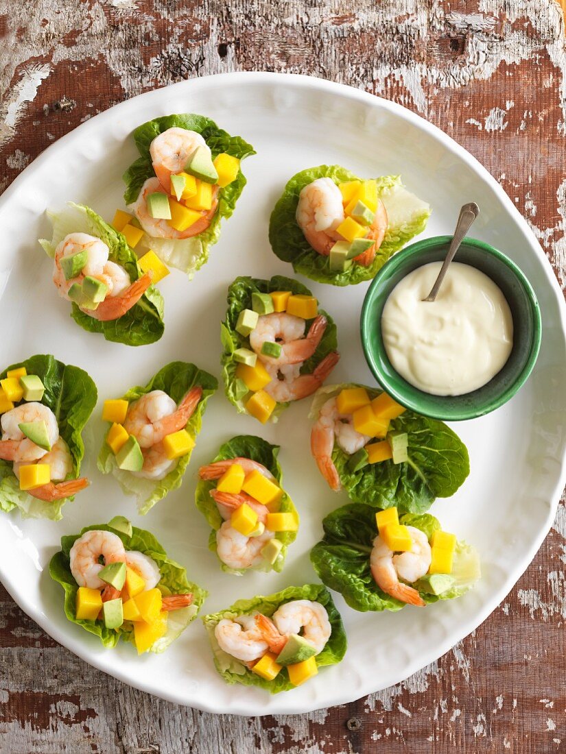 Prawns with avocado and melon wrapped in lettuce