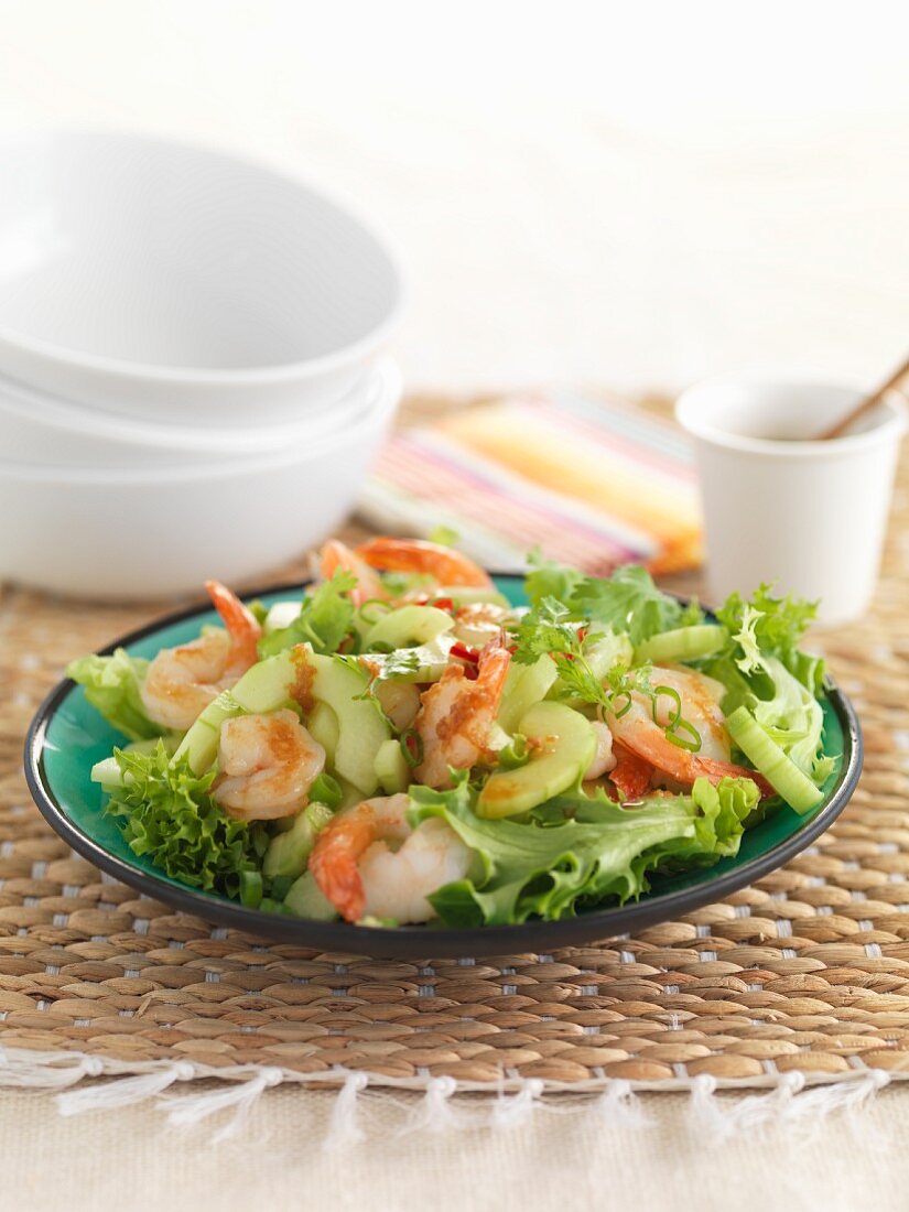 Lollo biondo lettuce with king prawns and cucumber