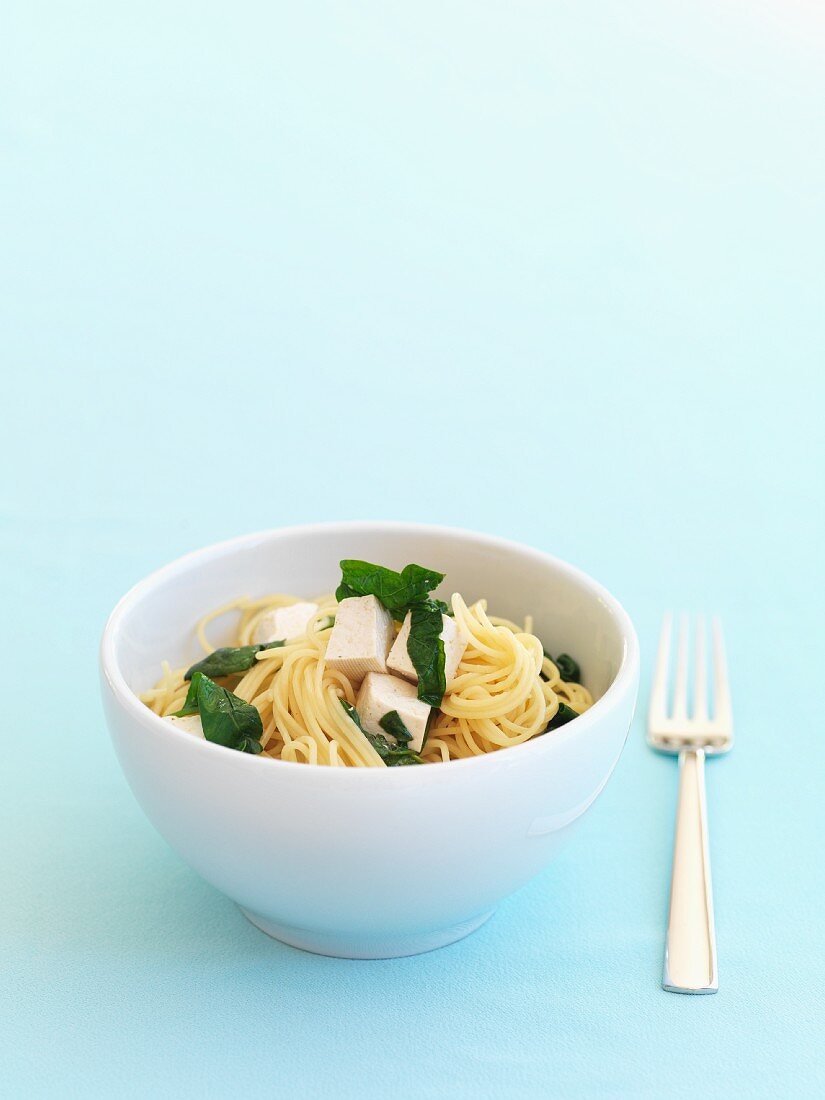 Spaghetti with baby spinach and tofu