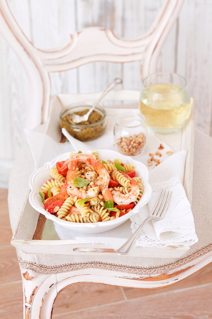 Fusilli mit Shrimps, Kirschtomaten und Pesto