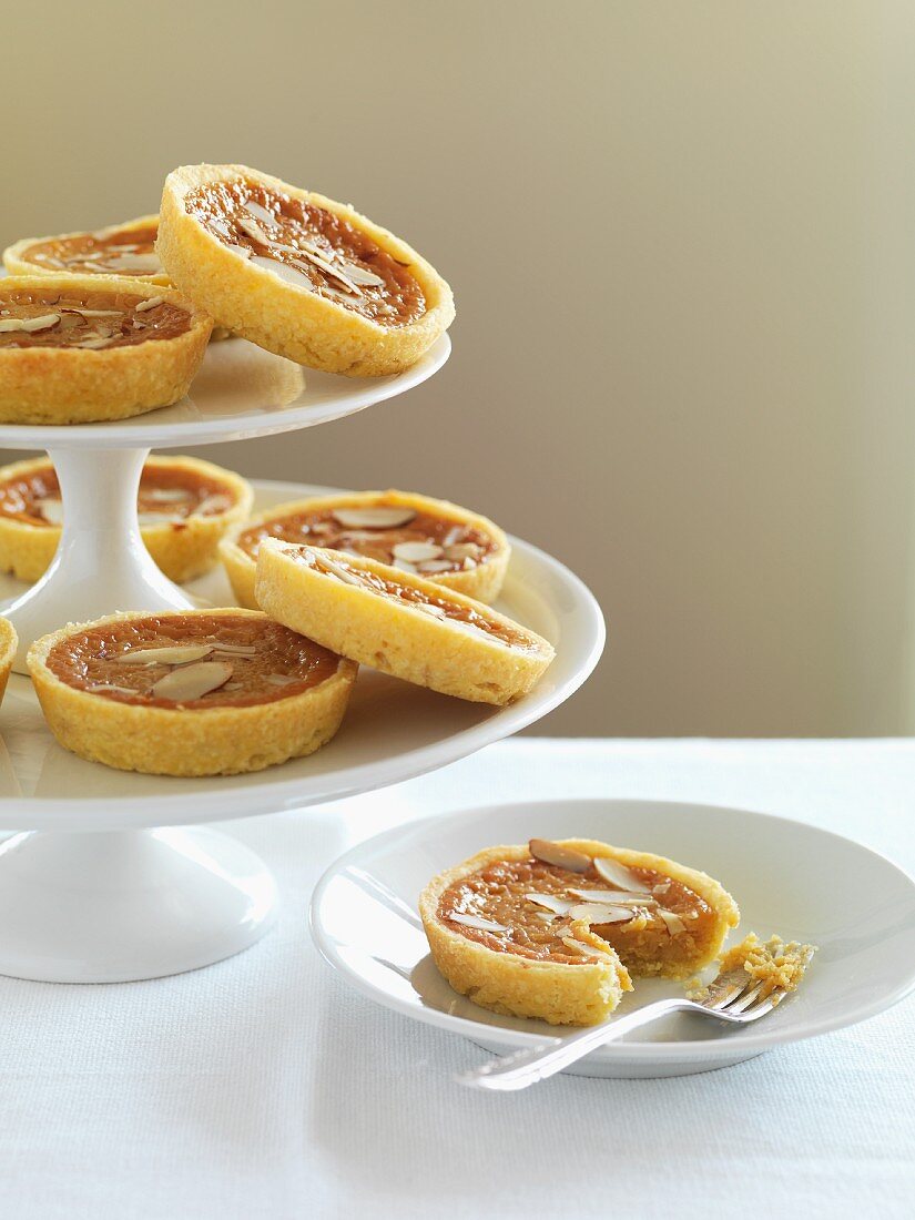 Caramel tarts with slivered almonds