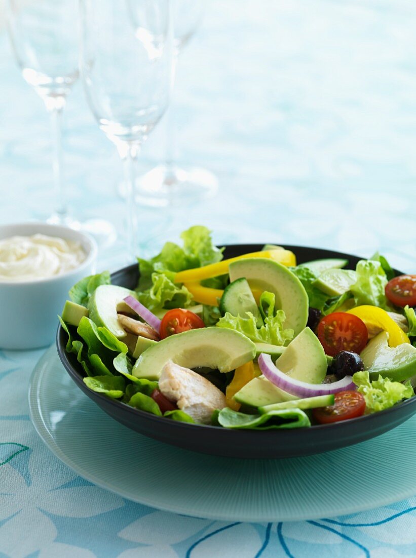 Mixed leaf salad with chicken and lime aioli