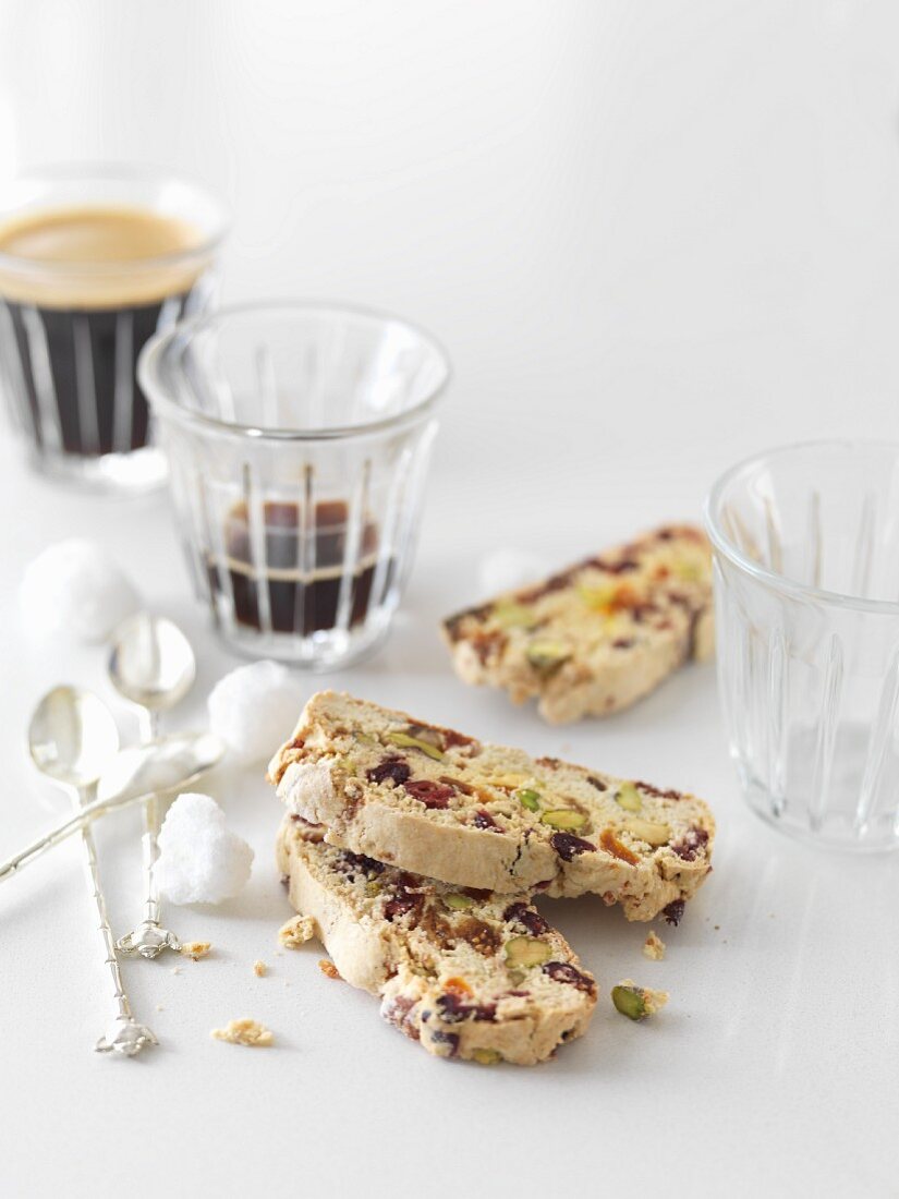 Biscotti alla molisana (biscuits with dried fruits, Italy)