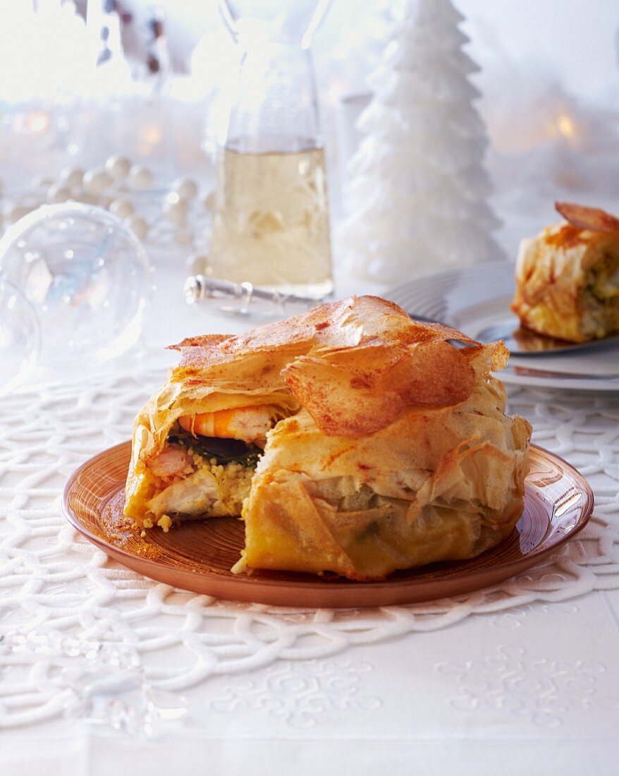 Pastilla mit Seeteufel und Garnelen (weihnachtlich)