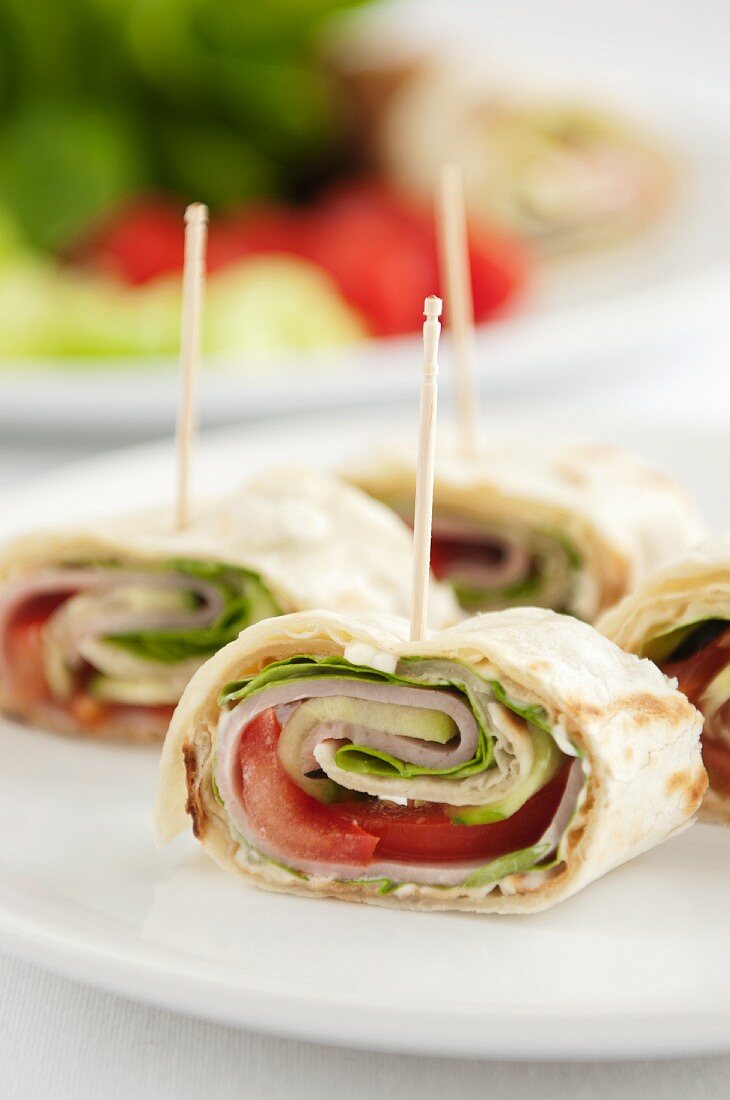 Tortilla rolls with vegetables