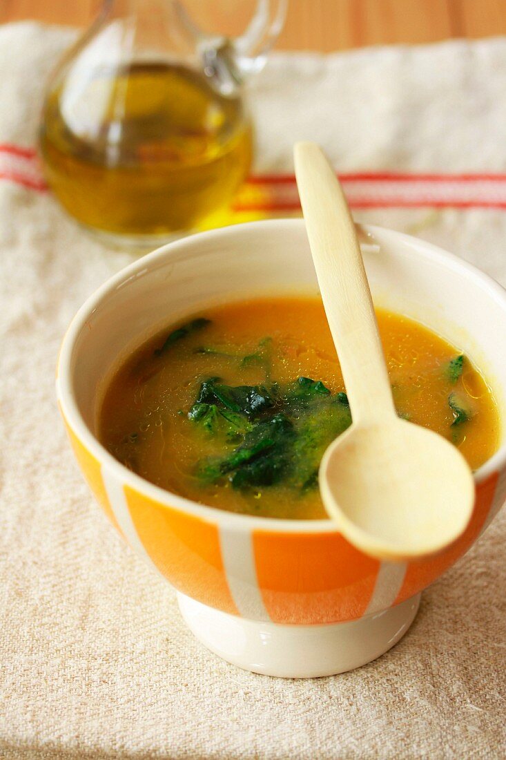 Stinging nettle soup with olive oil
