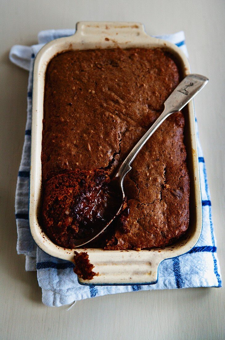 Schokoladenkuchen in der Backform