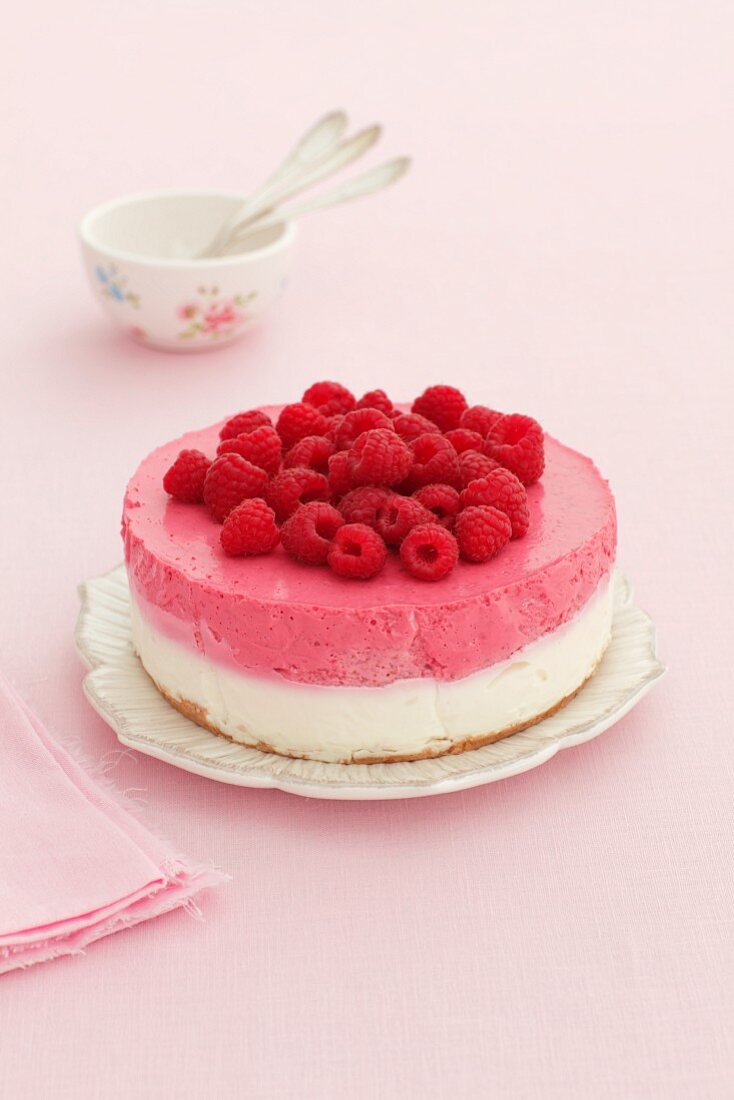 A double-layer raspberry cheesecake