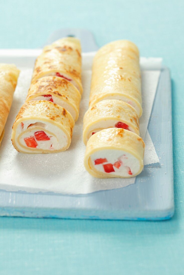 Pancake rolls with vanilla quark and strawberries