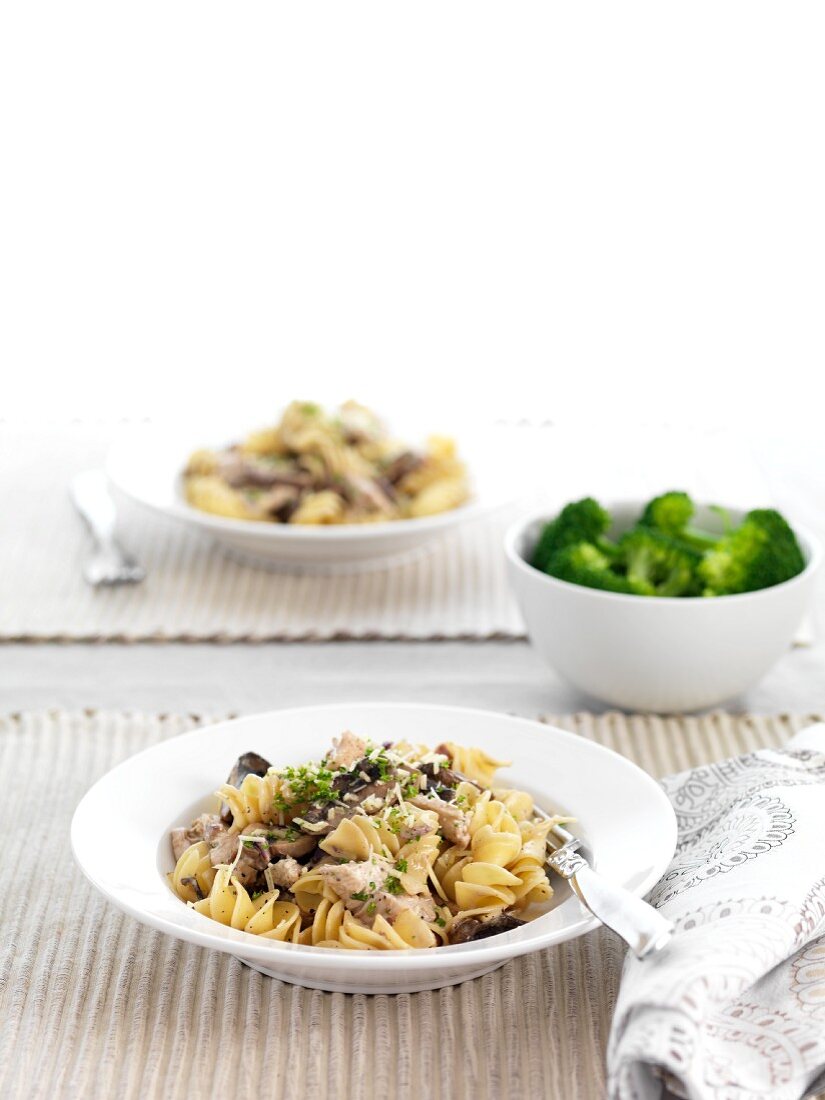 Pasta mit Hähnchenfleisch und Pilzen (für Diabetiker)