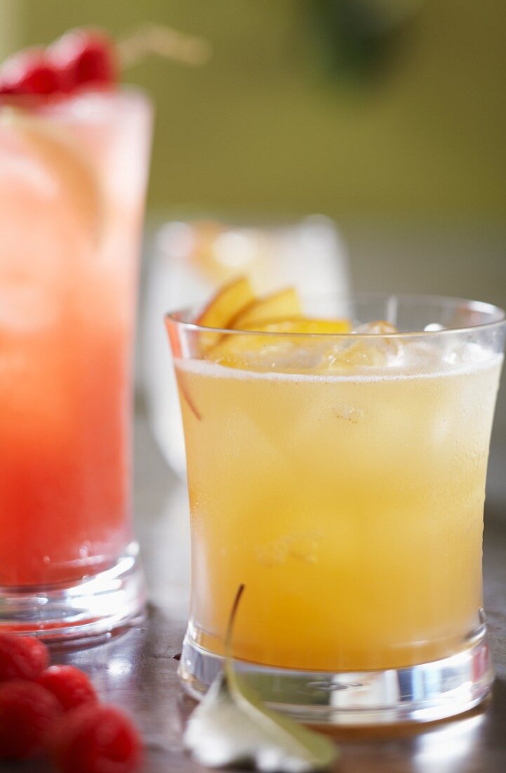 Zwei fruchtig Cocktails