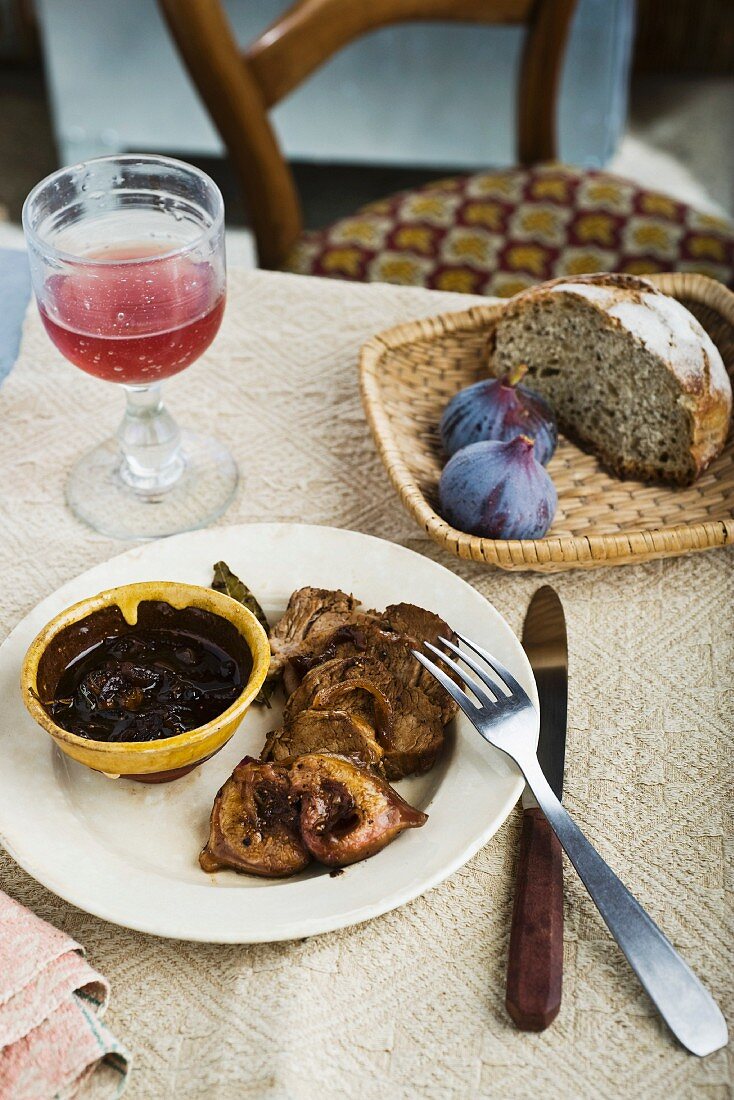 Schweinefilet mit Feigen und Rosmarin