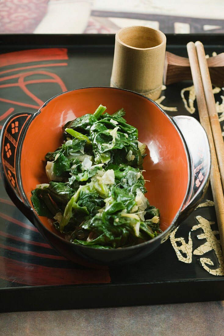 Sautéed spinach with onions and ginger (Asia)