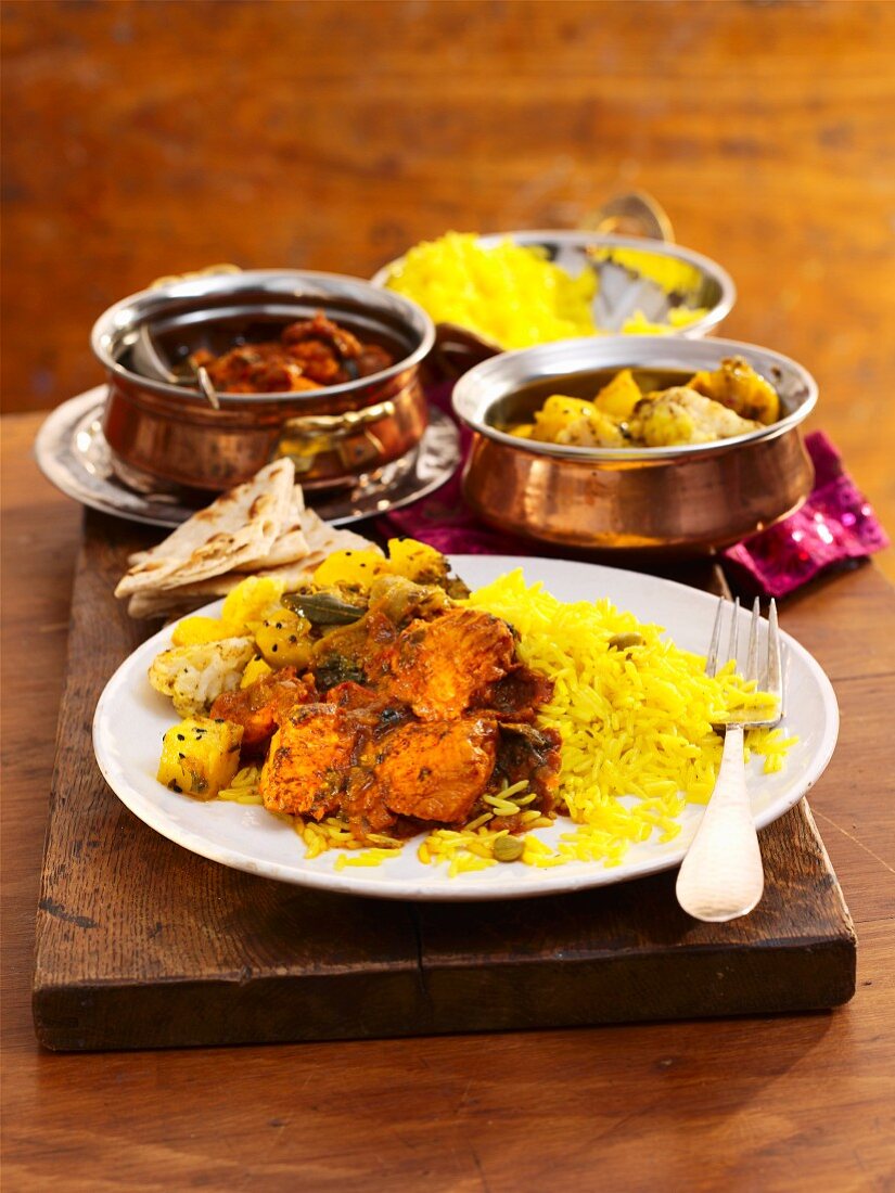 Curry mit Huhn, Kartoffeln, Spinat & Blumenkohl (Indien)