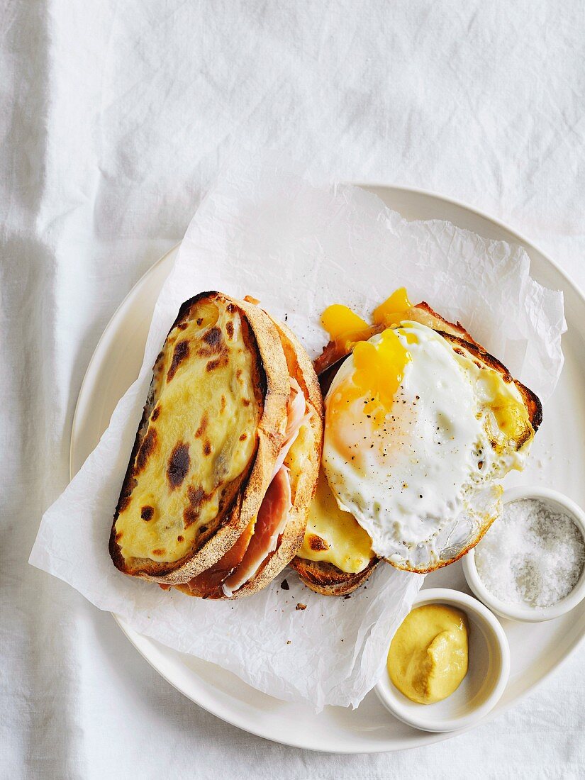 Croque Madame mit Spiegelei