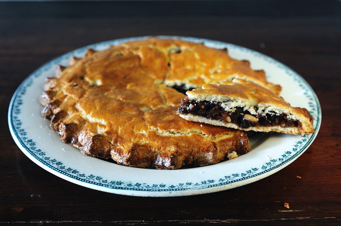 Panforte di Siena (fruit and nut cake), Tuscany, Italy