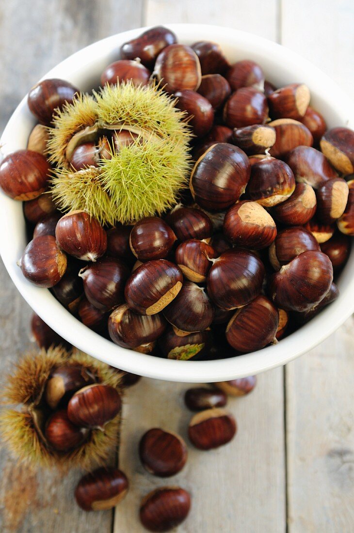 A bowl of edible chestnuts
