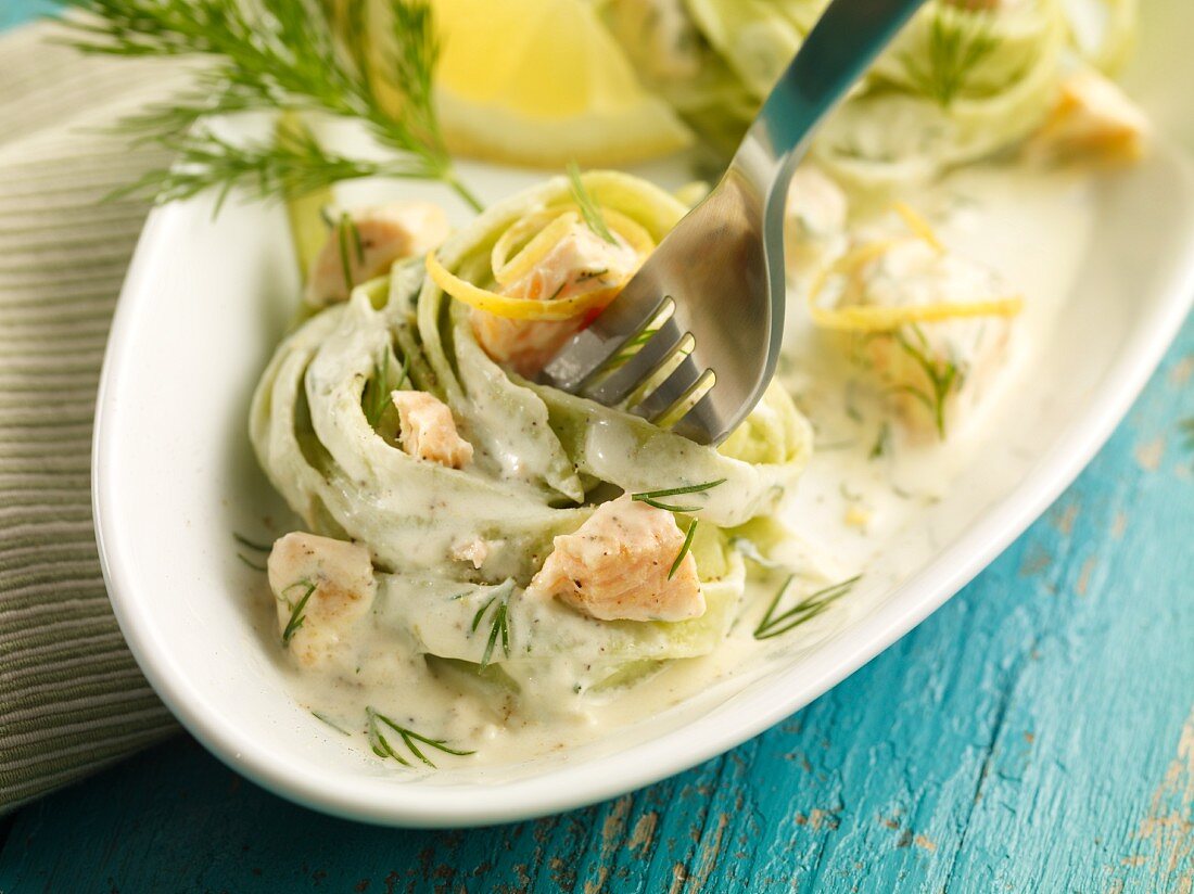 Tagliatelle verdi al salmone (spinach tagliatelle with a salmon sauce)