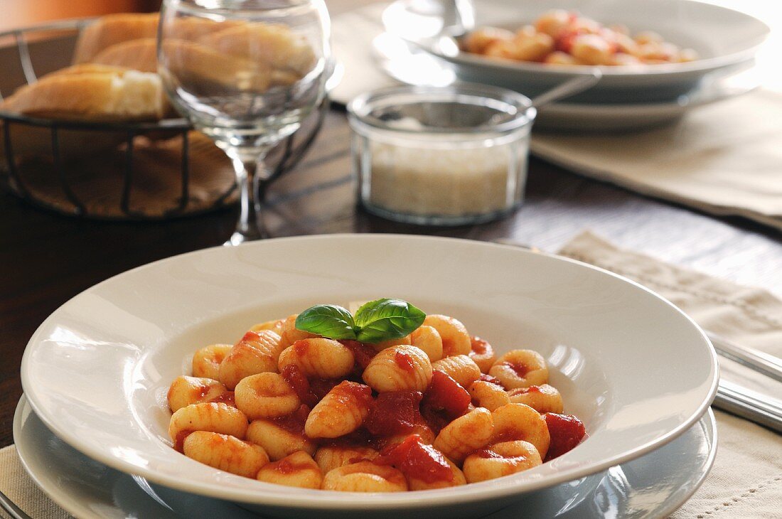 Selbstgemachte Gnocchi mit Tomatensauce